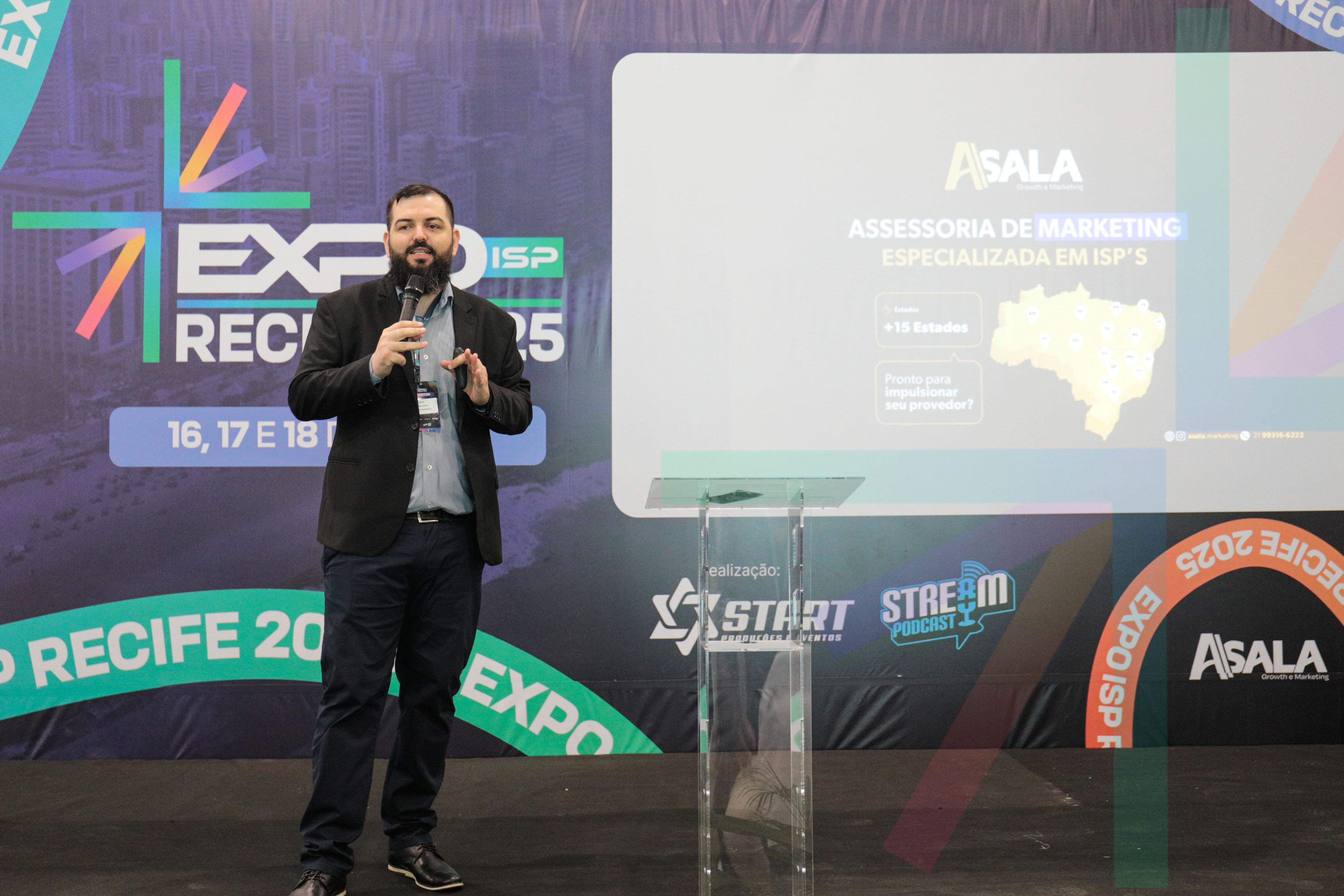 Especialista palestrando na Expo ISP