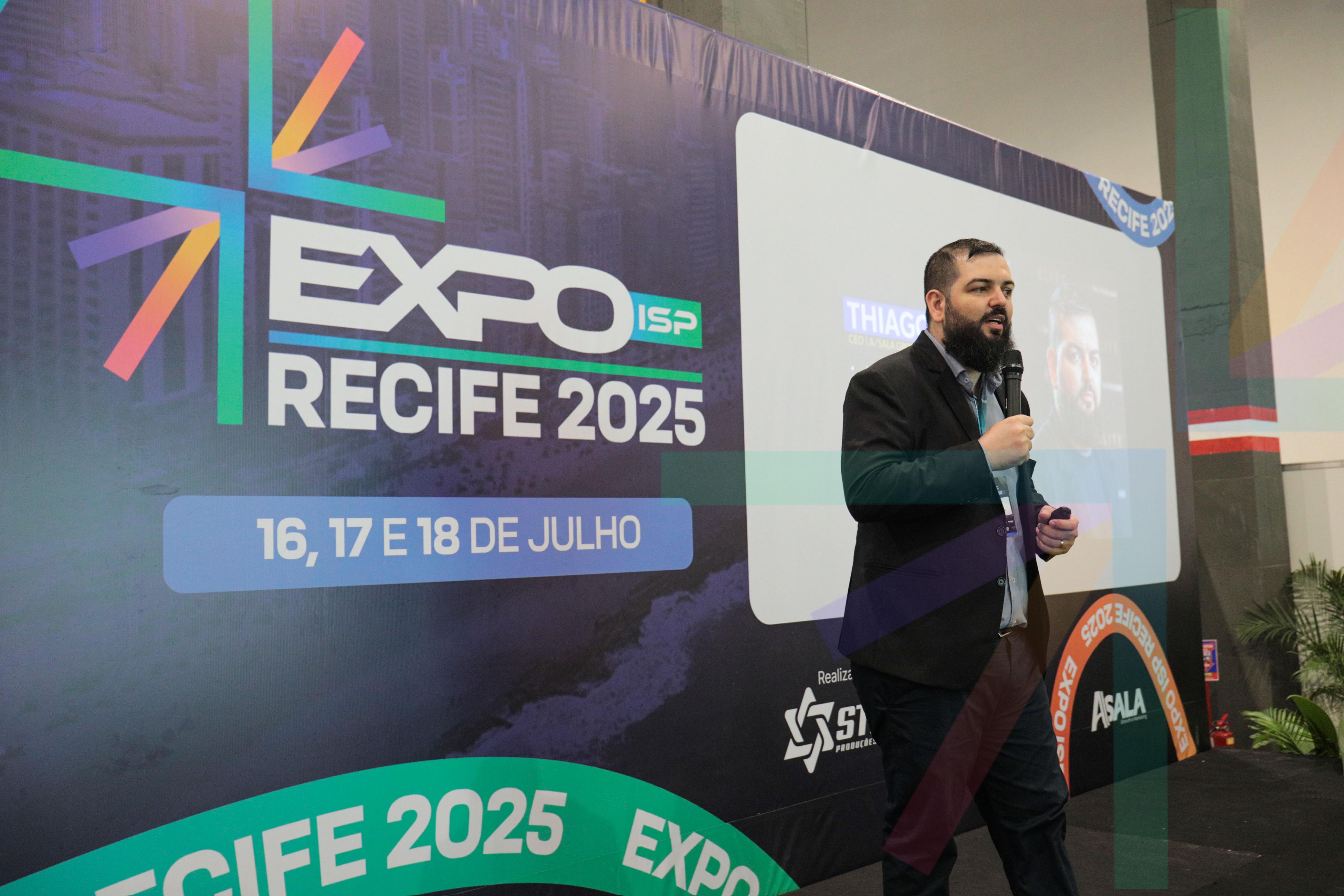 Thiago David palestrando na Expo ISP Recife 2025